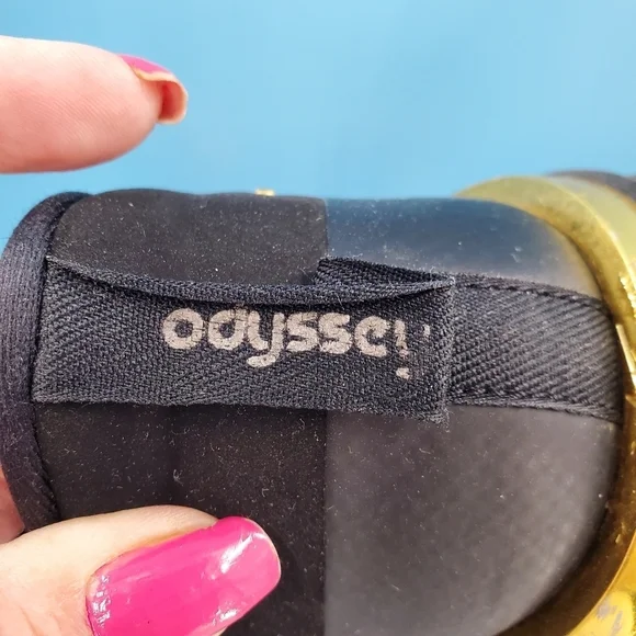 Nike black and gold Odyssey 11 flawed - Picture 11 of 16